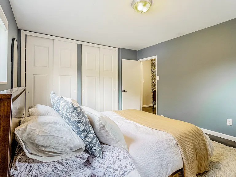 10655 Montrose Ave #202 — Photo 12
