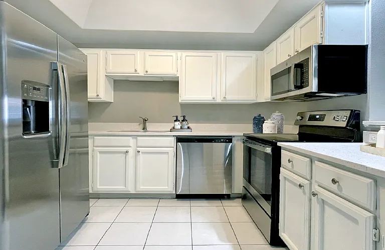 PrestonBridge Apartments — Photo 4