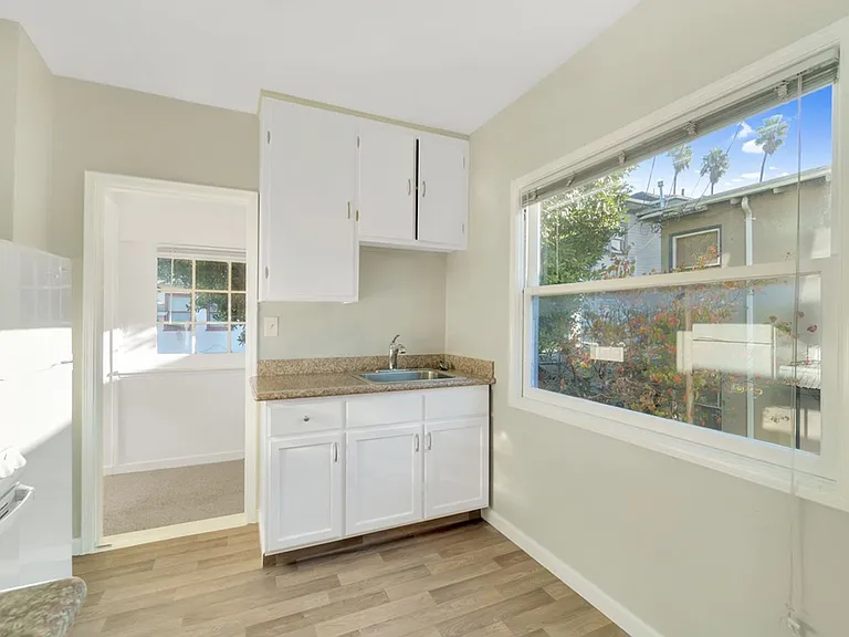 Everett St 1537 — Photo 6