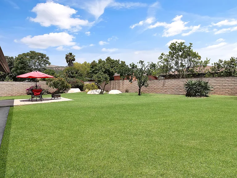 626 Manzanita Dr — Photo 22