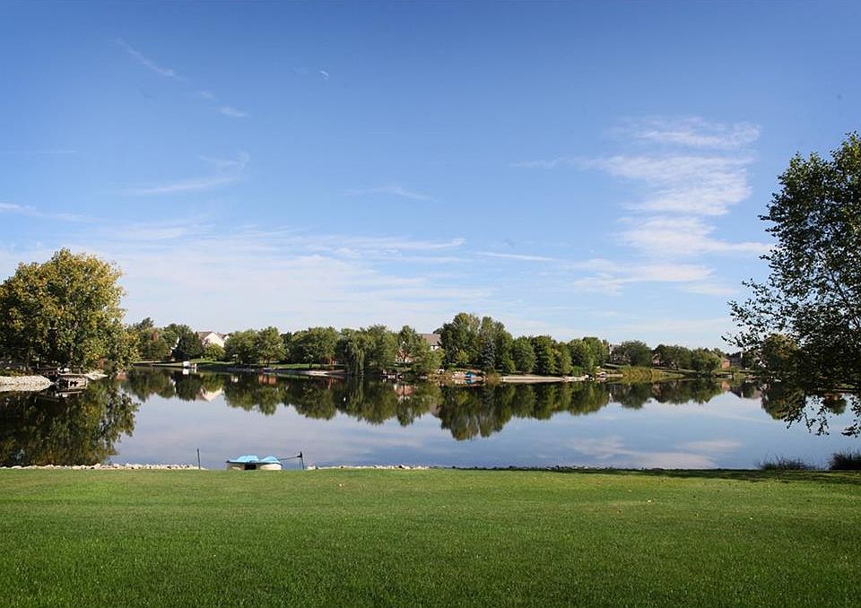 2nd image of 488 Sapphire Dr