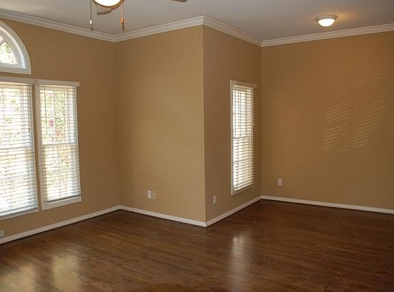 4th image of 3723 Binkley Ave