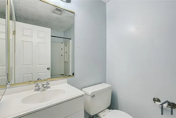 12415 Hickory Tree Way #L — Photo 7