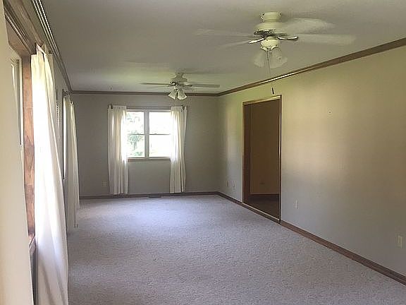 3rd image of 120 Comer Dr