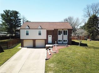2606 Highgate Cir NW, North Canton, OH