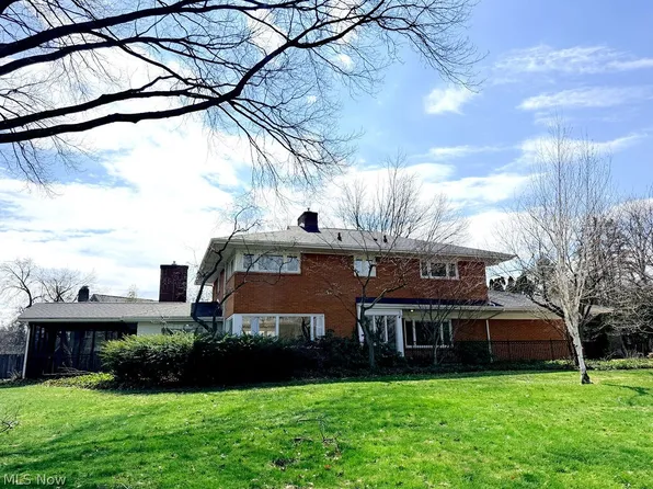 3224 Halsey Dr NE, Warren, OH 44483