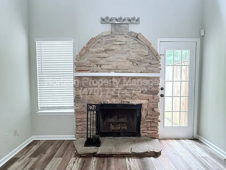 51 Hampton Dr — Photo 9