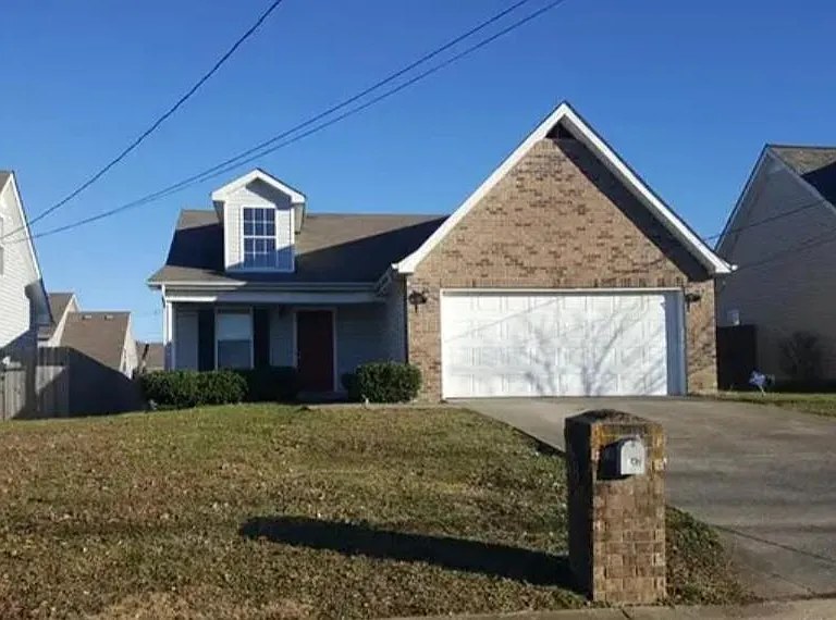 687 Holland Ridge Dr — Photo 1
