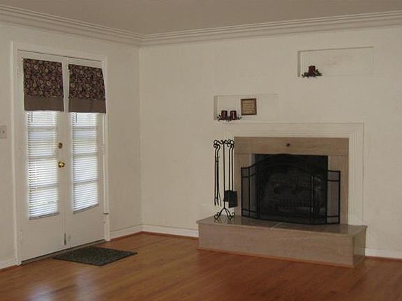 5th image of 370 Boyd Dr