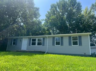 2320 E Enterprise St, Grandview, IL 62702