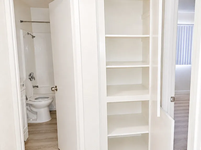 704 S Webster Ave #3 — Photo 7