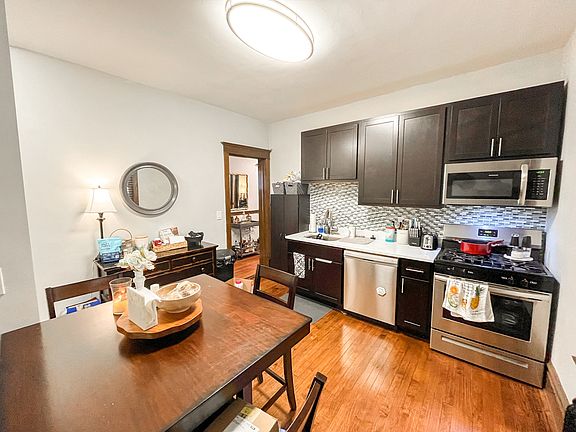 5th image of 1544 N Lasalle St #2075376