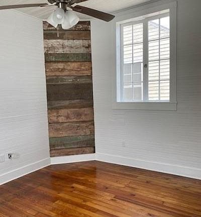 4th image of 732 Independence St #4