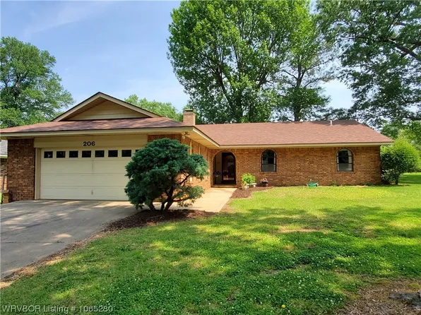 206 Dogwood Ave, Poteau, OK 74953