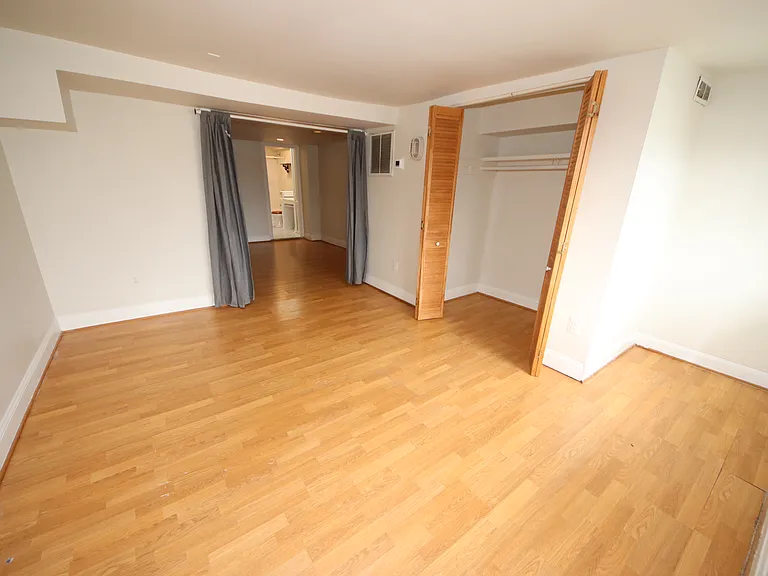 1005 W 36th St #2 — Photo 11