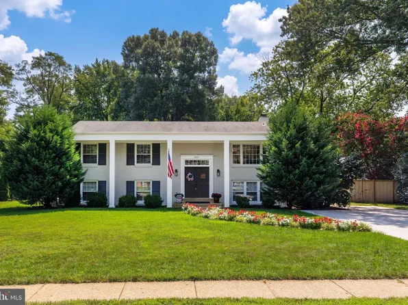 8715 Falkstone Ln, Alexandria, VA 22309