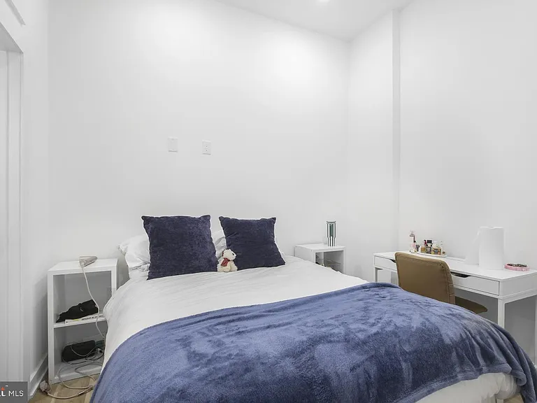 1415 Locust St #504 — Photo 6