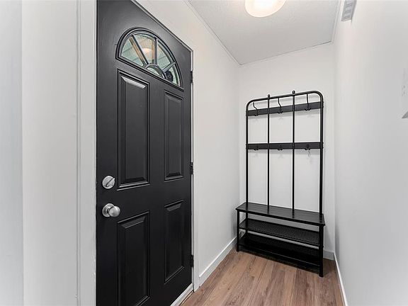 3rd image of 691 Jackson Ave #691
