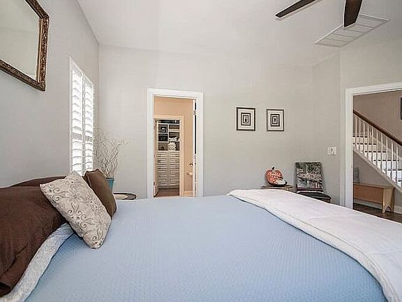 Master bedroom-main floor 