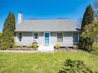 37 Fordham Dr, Hampton Bays, NY 11946