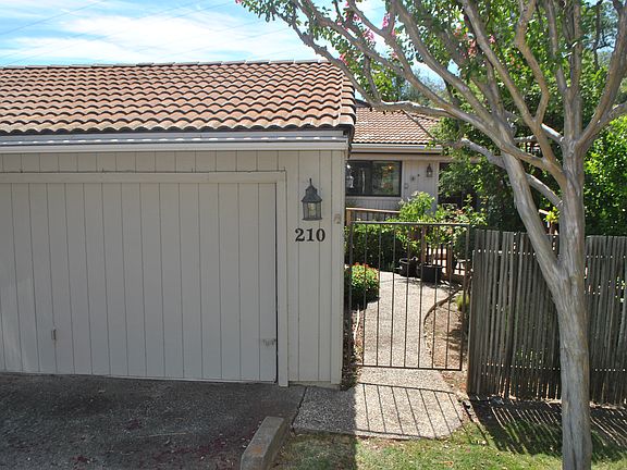 2nd image of 210 Crestridge Ln