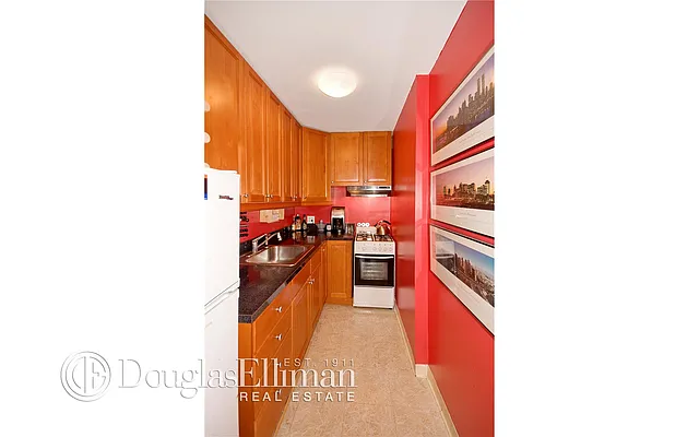 Sold by Douglas Elliman | media 18