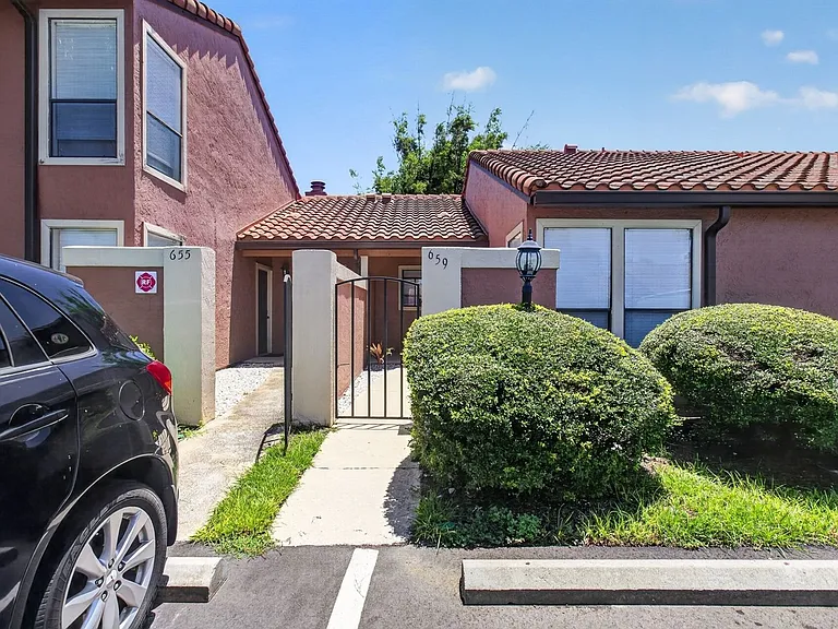 659 Montego Bay Ct — Photo 37