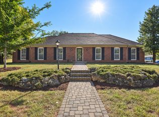 7504 Greenlawn Rd, Louisville, KY 40242