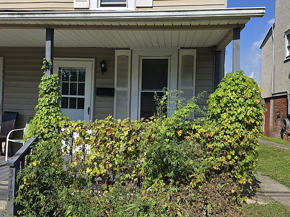 2nd image of 318 E Hazel St