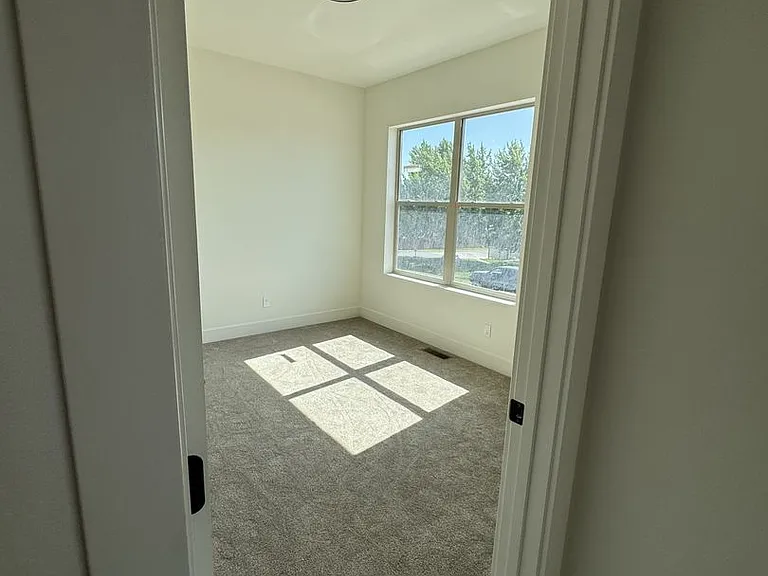 17 Grove Ln — Photo 18