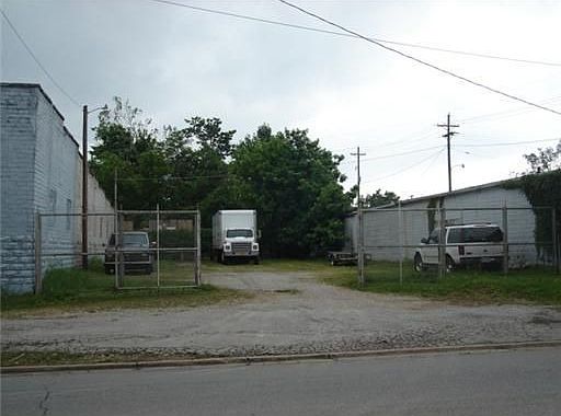 2nd image of 109 N Arkansas St