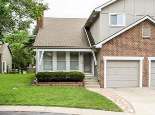 10118 W 86th St, Overland Park, KS 66212