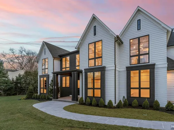 14 Rising Ridge Rd, Upper Saddle River, NJ 07458