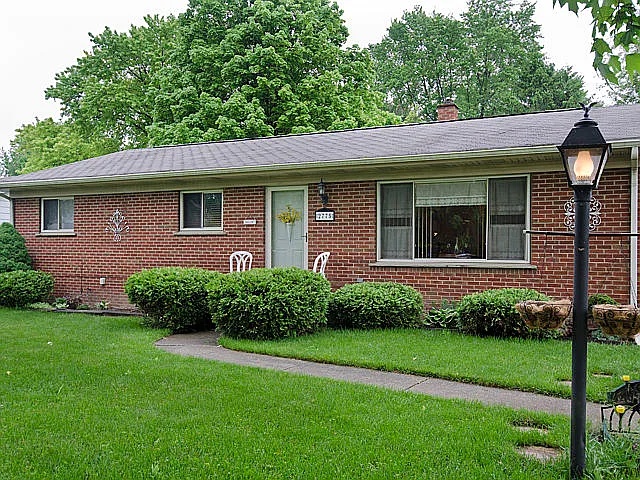 2775 Crystal Dr photo 1