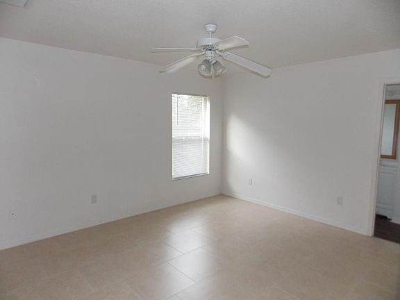 4th image of 661 SW Ewing Ave