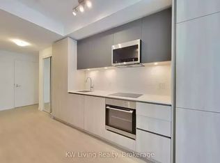 28 Widmer St #2822, Toronto, ON M5V 0T2