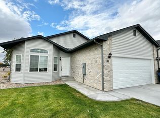 191 S Crescent Cir, Pueblo West, CO 81007