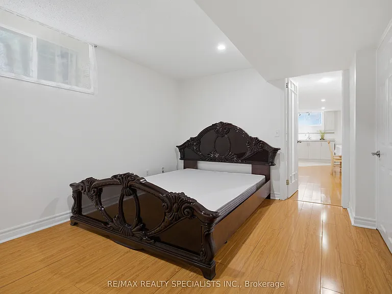 1036 Caven St — Photo 18