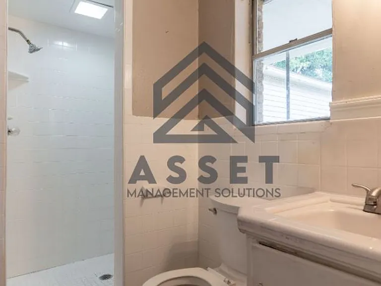 316 E Harmon Dr — Photo 17
