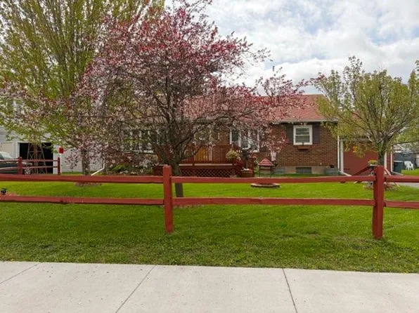 425 20th St, Cloquet, MN 55720