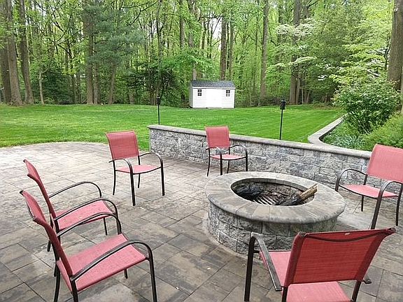 3rd image of 12233 Westwood Hills Dr