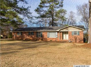 48 Calvert Rd, Laceys Spring, AL 35754