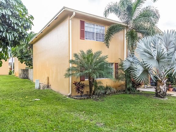 4th image of 8040 SW 18th Ct #1-9