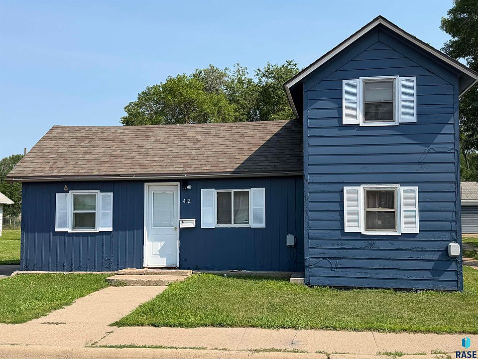 1st image of 412 SW 2nd St