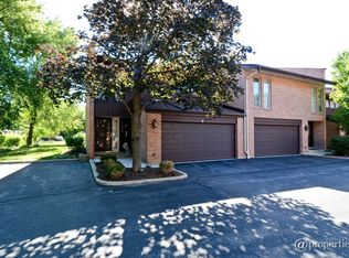 1820 Wildberry Dr #D, Glenview, IL 60025