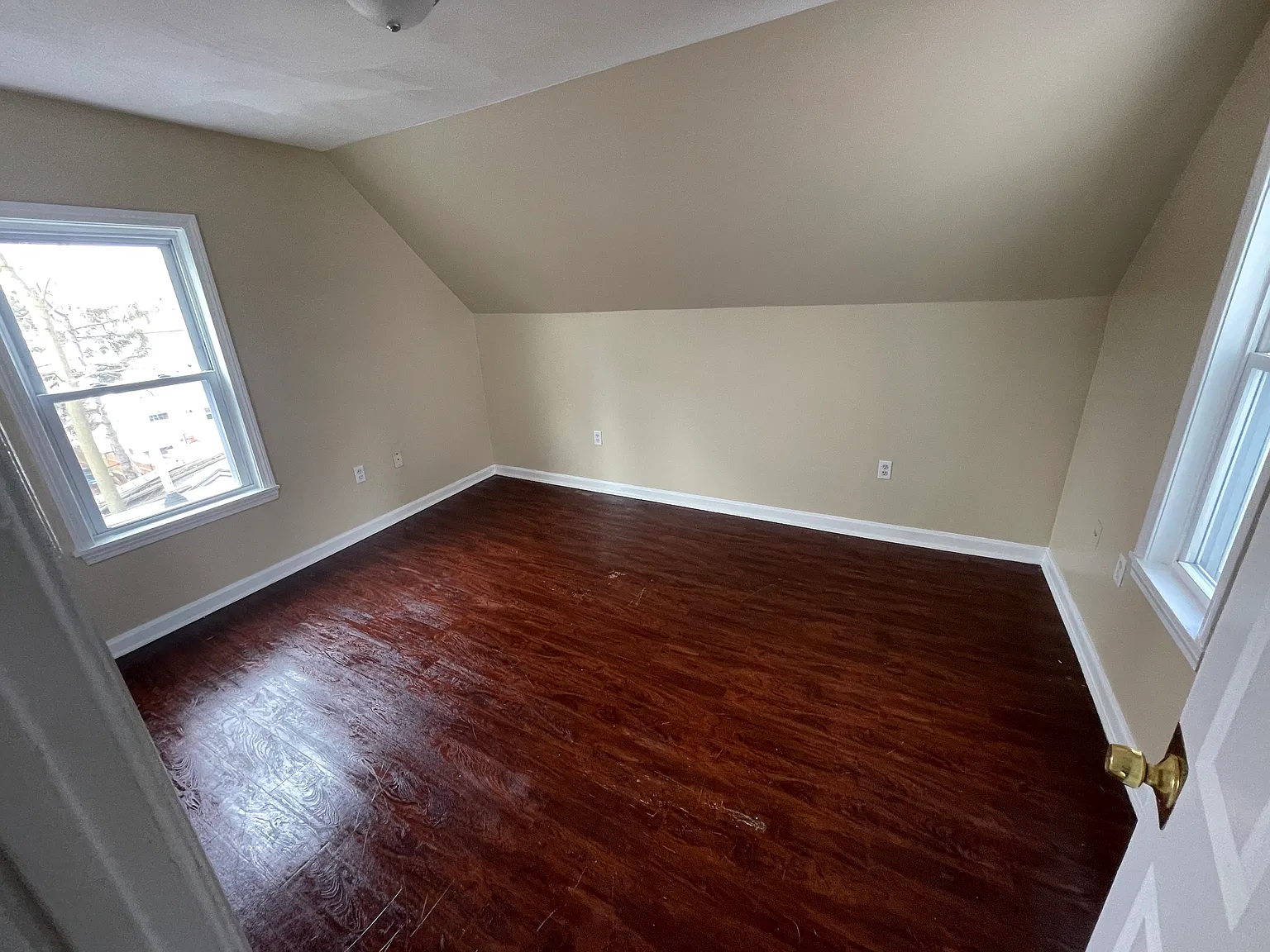 3 bed, 1300 sqft, $3,300 — Photo 4