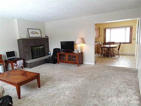 4th image of 2140 Clark Ave
