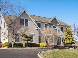 16 Fillmore Dr, Stony Pt, NY 10980