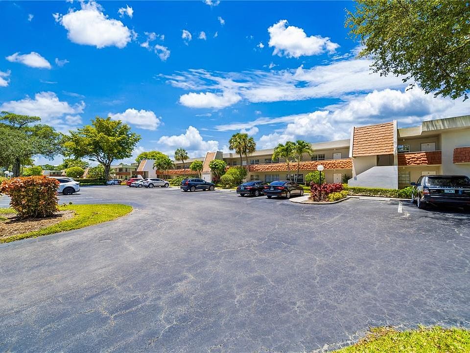 1st image of 903 Cypress Terrace #202