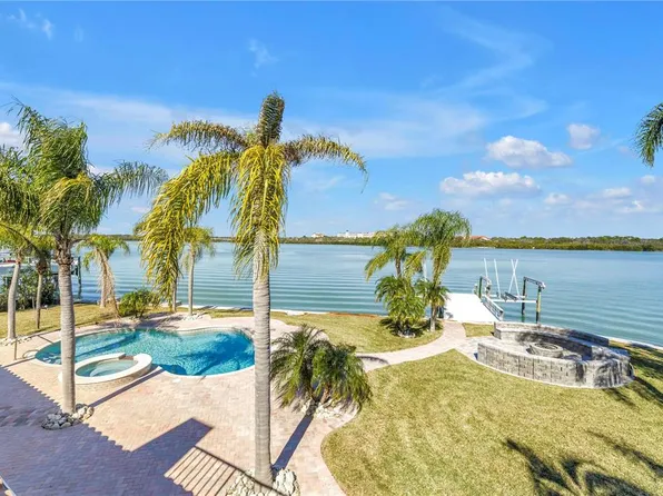 583 Crystal Dr, Madeira Beach, FL 33708